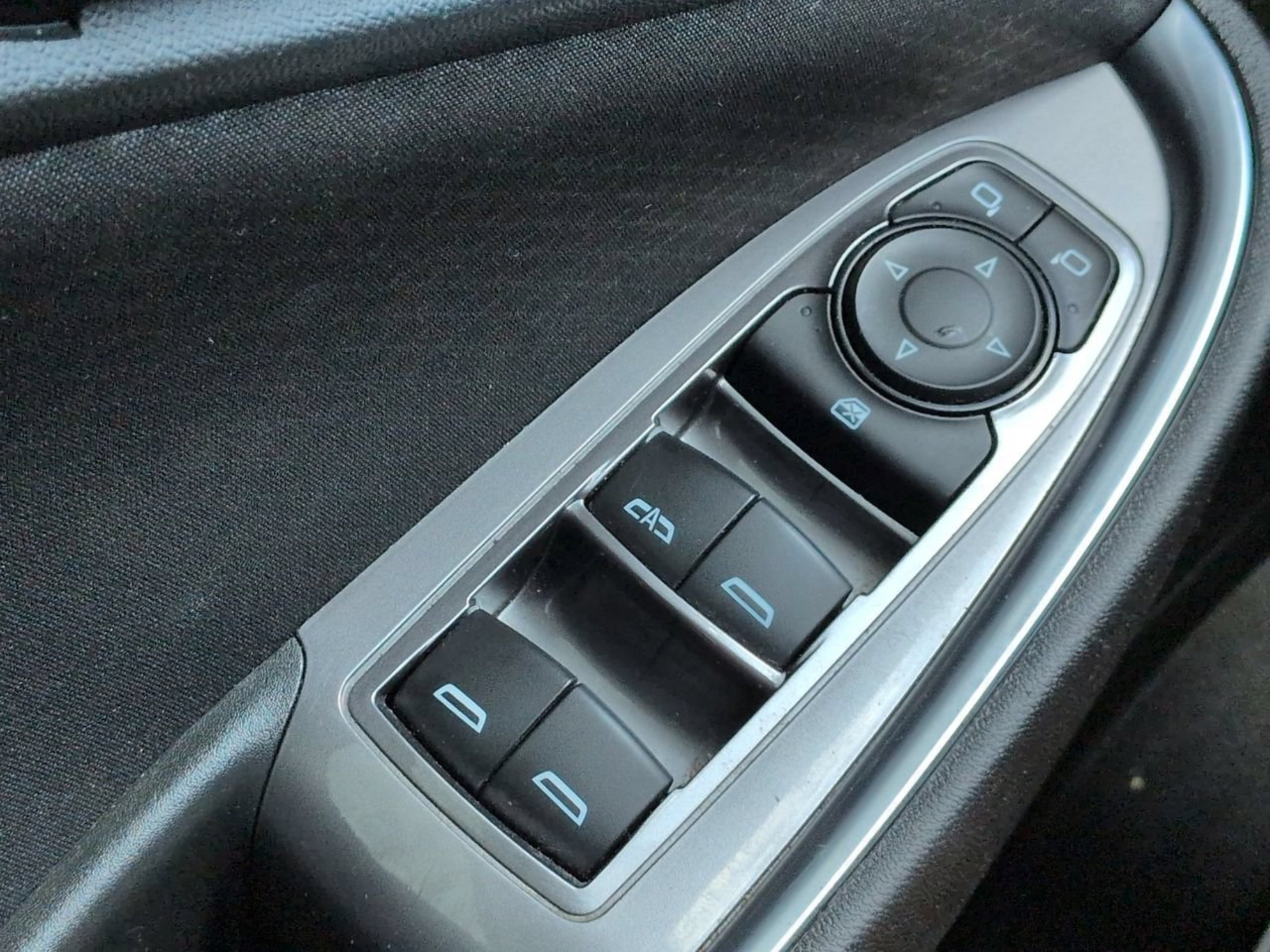 Used 2021 Silver Ice Metallic Chevrolet LT image 22