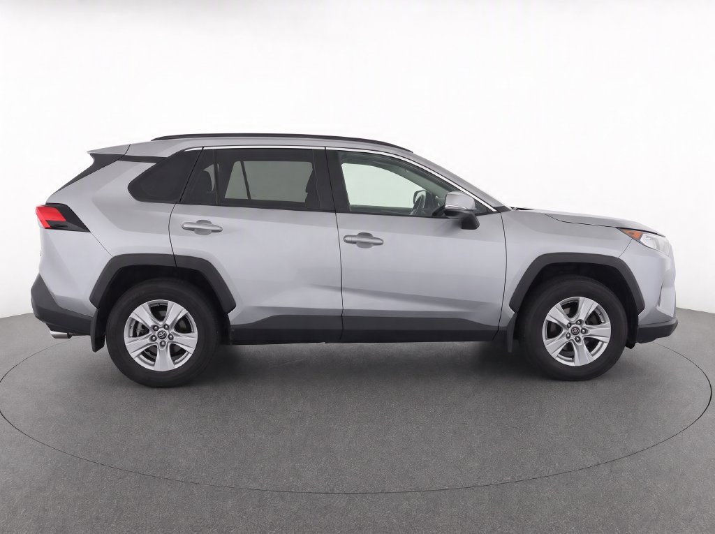 2020 Toyota RAV4 XLE - Photo 31