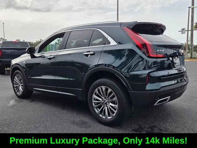 Used 2025 Green Cadillac Premium Luxury image 5