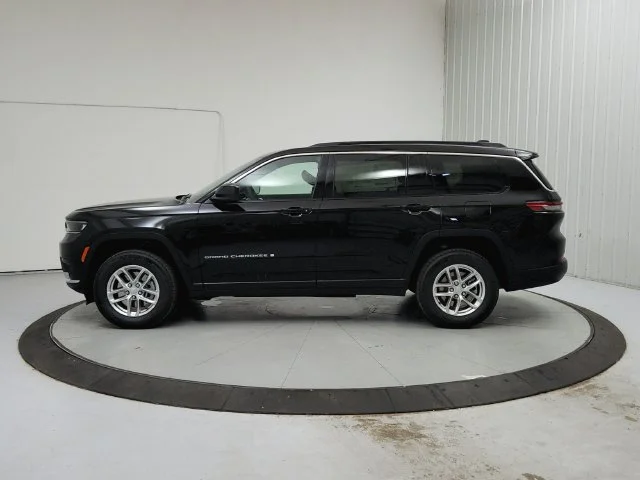 New 2026 Black Jeep Laredo image 5