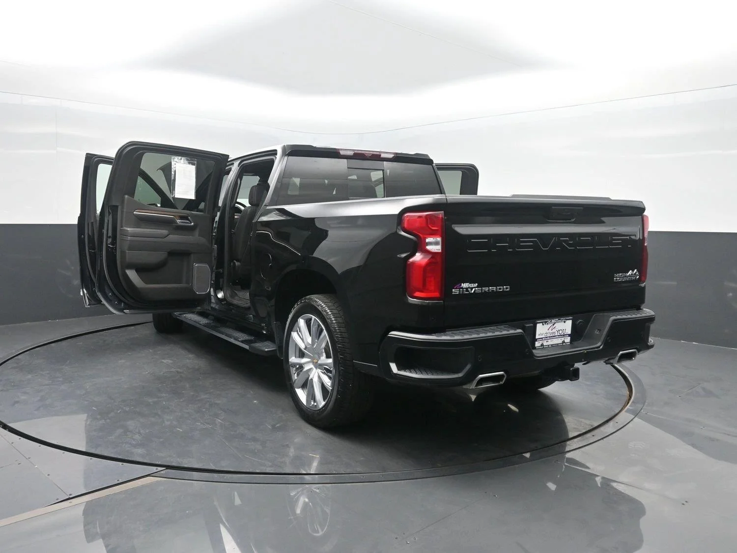 Used 2025 Black Chevrolet High Country image 53