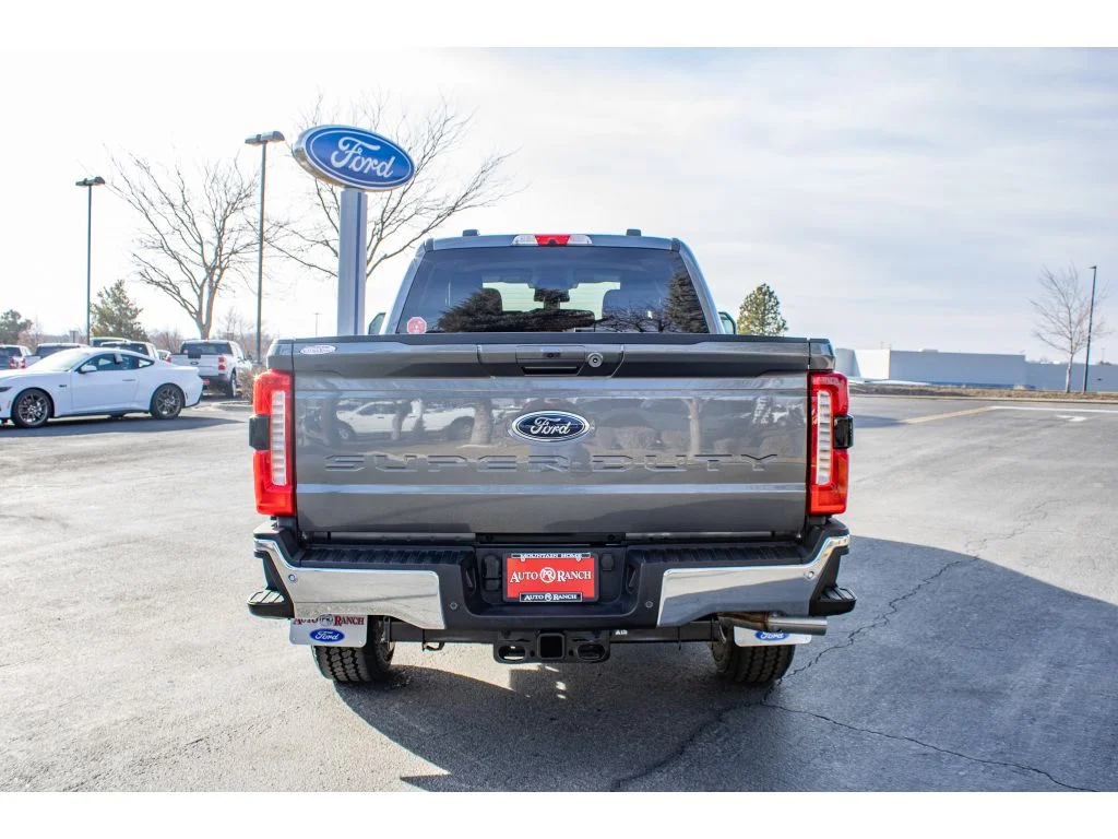 New 2026 Carbonized Gray Metallic Ford XLT image 6