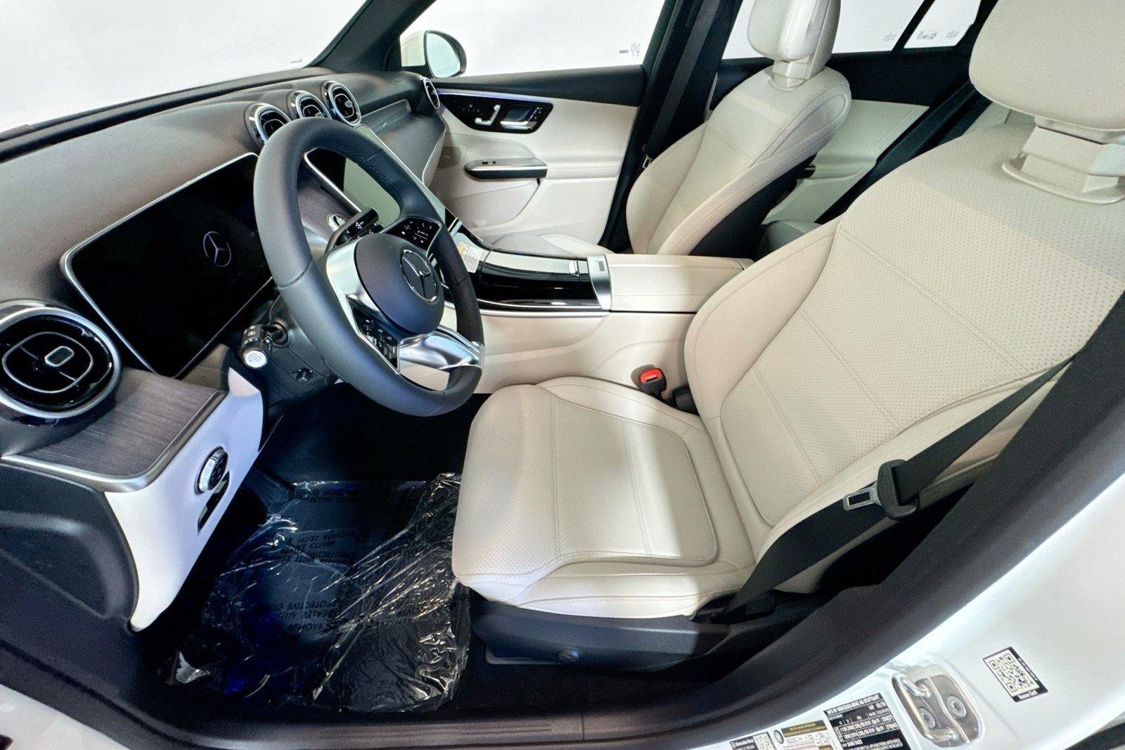 New 2026 Polar White Mercedes-Benz GLC 300 image 18