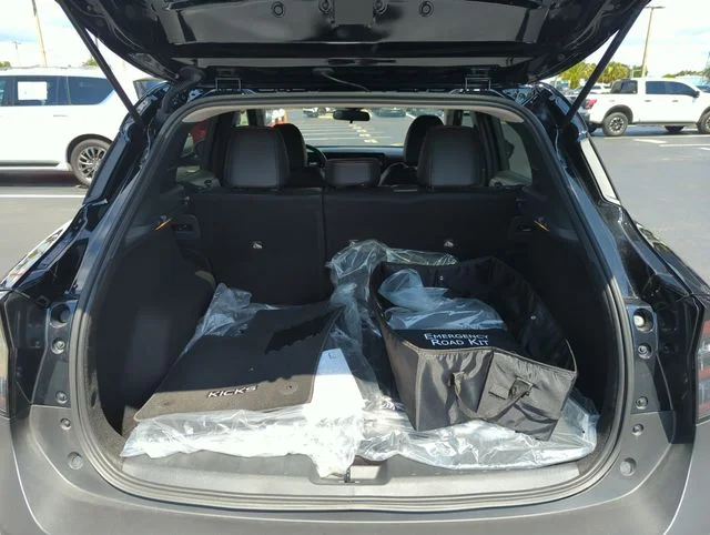 Used 2025 Black Nissan SR image 19