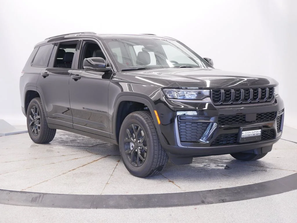 New 2026 Diamond Black Crystal Pearl-Coat Exterior Paint Jeep Altitude image 8