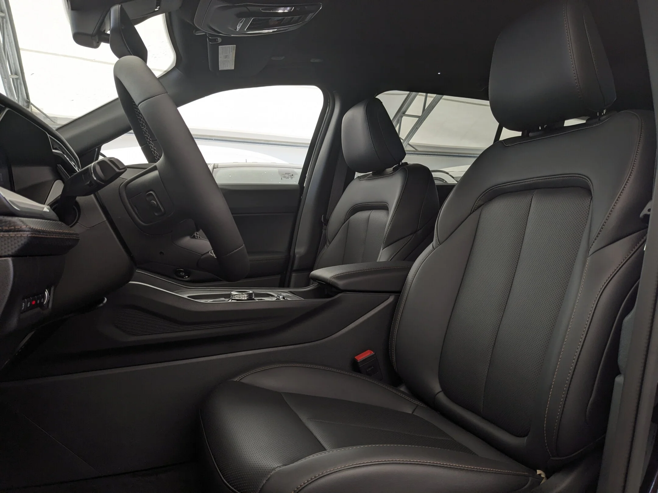 New 2026 Black Jeep Limited - - Hybrid - Dual-Pane Pano Sunroof - Capri Leatherette - Power Liftgate & More! image 15