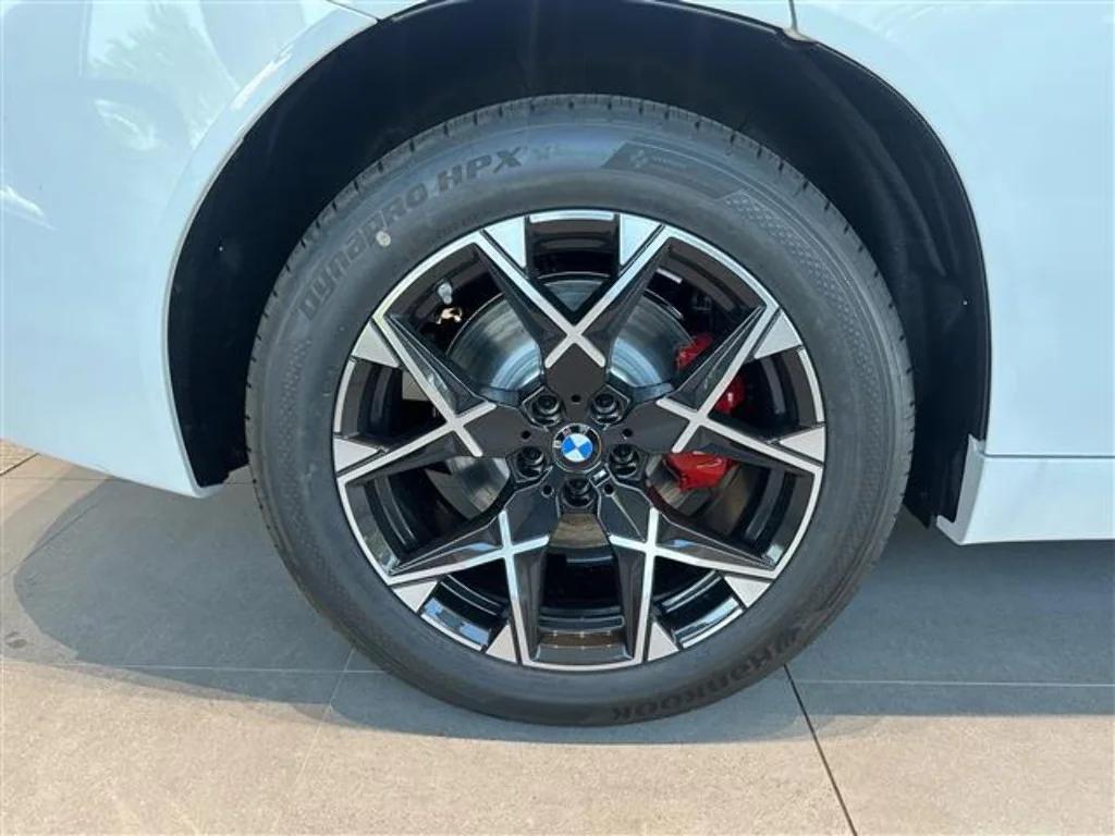New 2026 Alpine White BMW 30 xDrive image 7