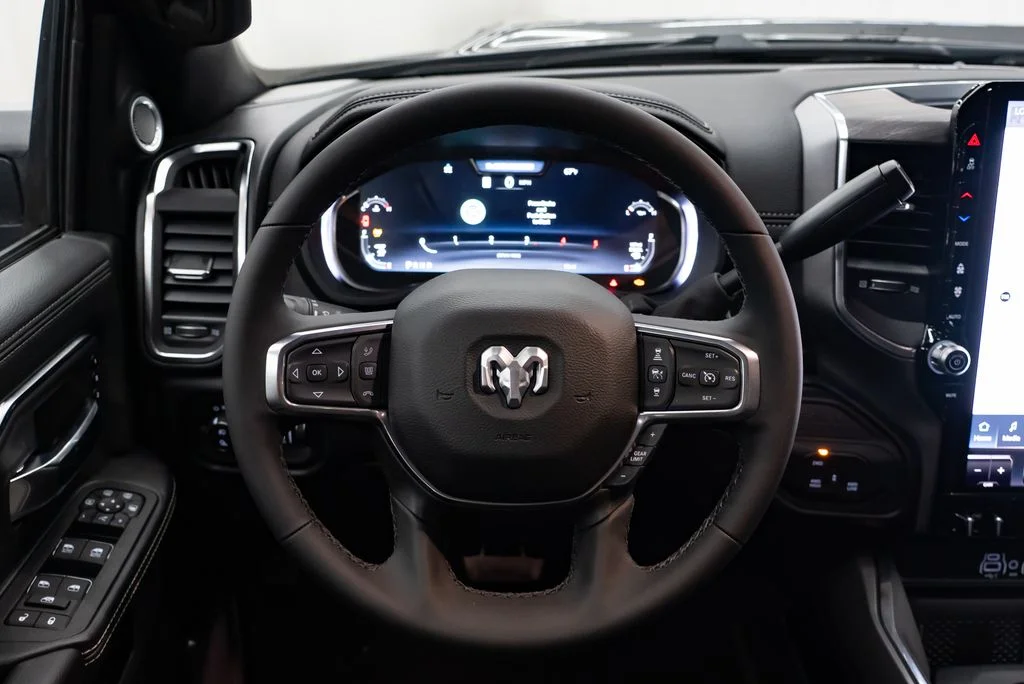 New 2026 Granite Crystal Metallic Clear-Coat Exterior Paint RAM Laramie image 15