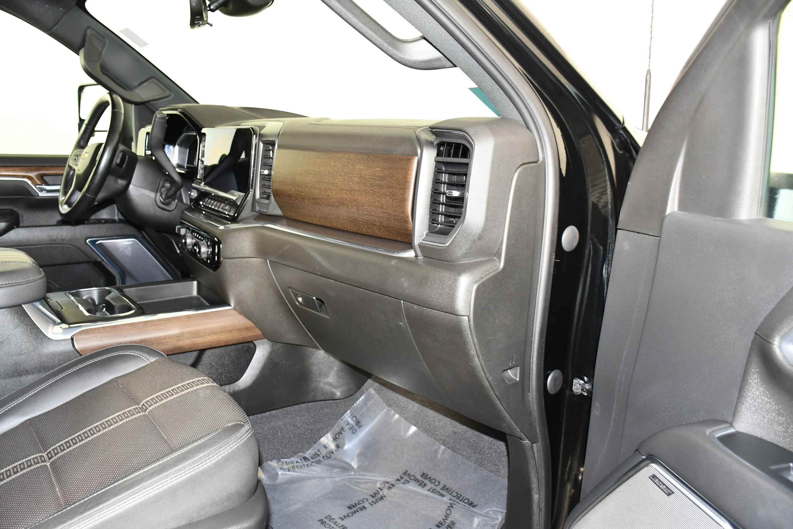 Used 2024 Black Chevrolet High Country image 48