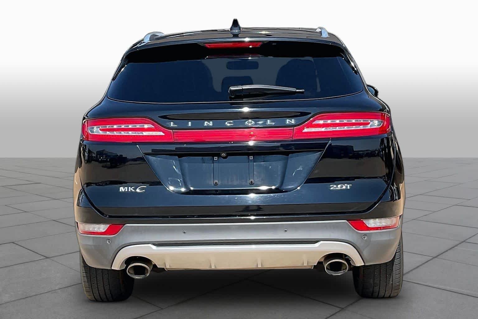 Used 2017 Black Velvet Lincoln Select image 5