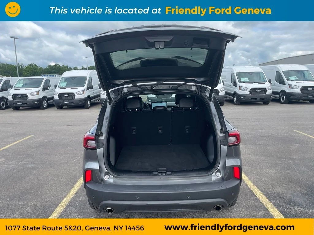Used 2025 Carbonized Gray Metallic Ford ST-Line image 10