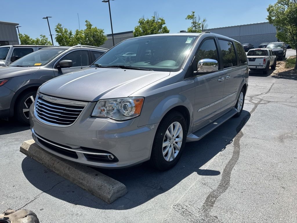 2015 Chrysler Town & Country Limited Platinum