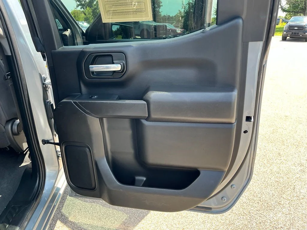 Used 2025 Gray Chevrolet Custom image 13