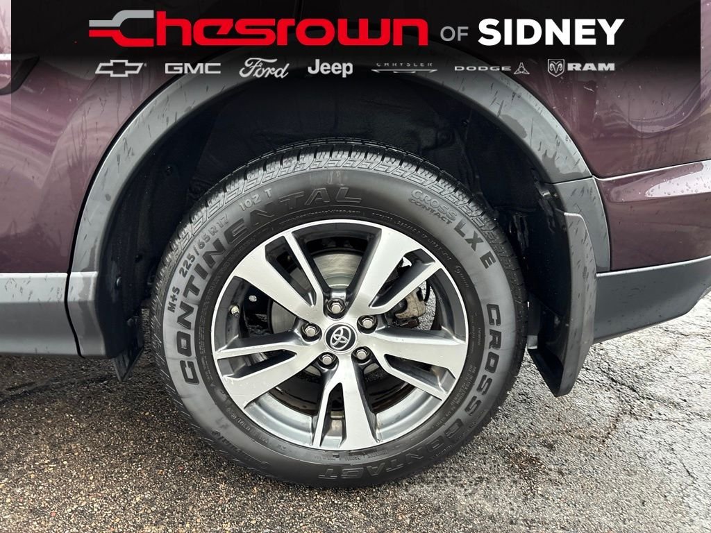 Used 2018 Black Currant Metallic Toyota XLE image 10