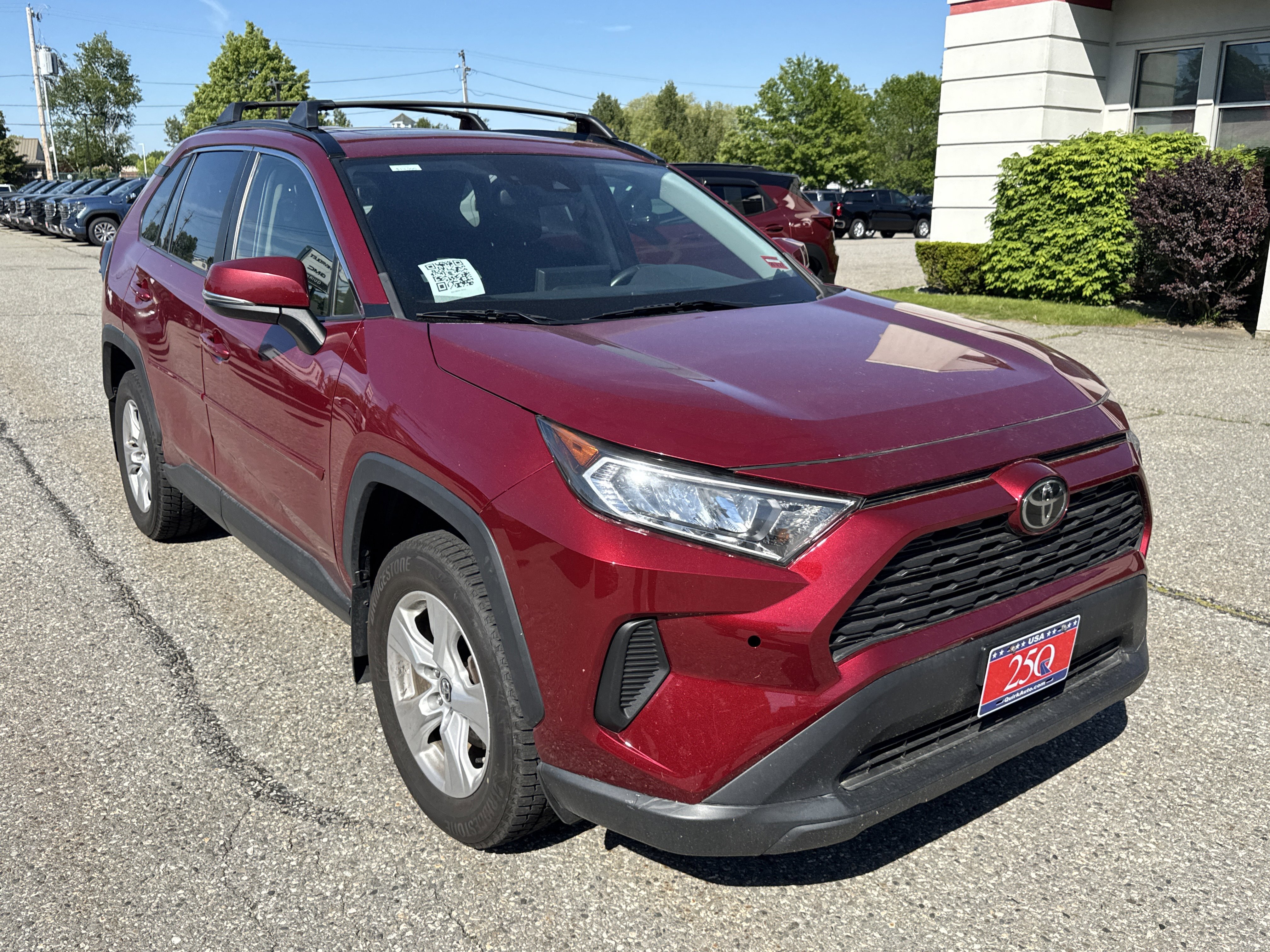 Used 2019 RUBY FLARE PEARL Toyota XLE image 3
