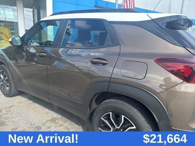Used 2022 Zeus Bronze Metallic Chevrolet ACTIV image 21