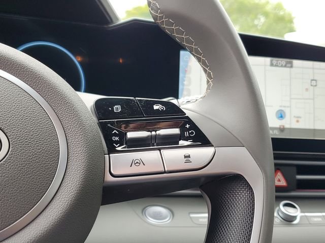 2025 Hyundai Elantra SEL - Photo 15