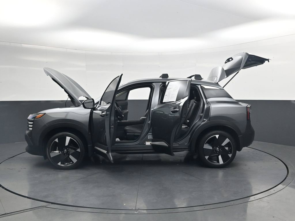 Used 2025 Gray Nissan SR image 32