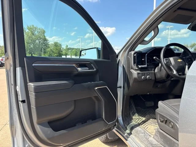2024 Chevrolet Silverado 1500 LT - Photo 10
