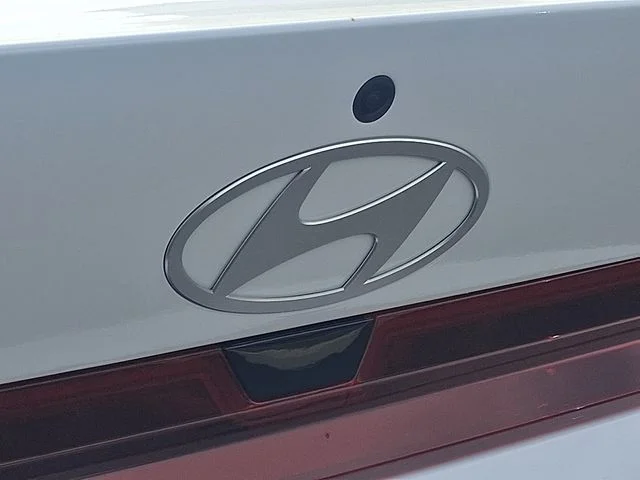 New 2026 White Hyundai SE image 20