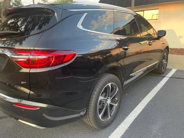 Used 2020 Includes Spectra Gray lower exterior accent color.) Buick Essence image 4