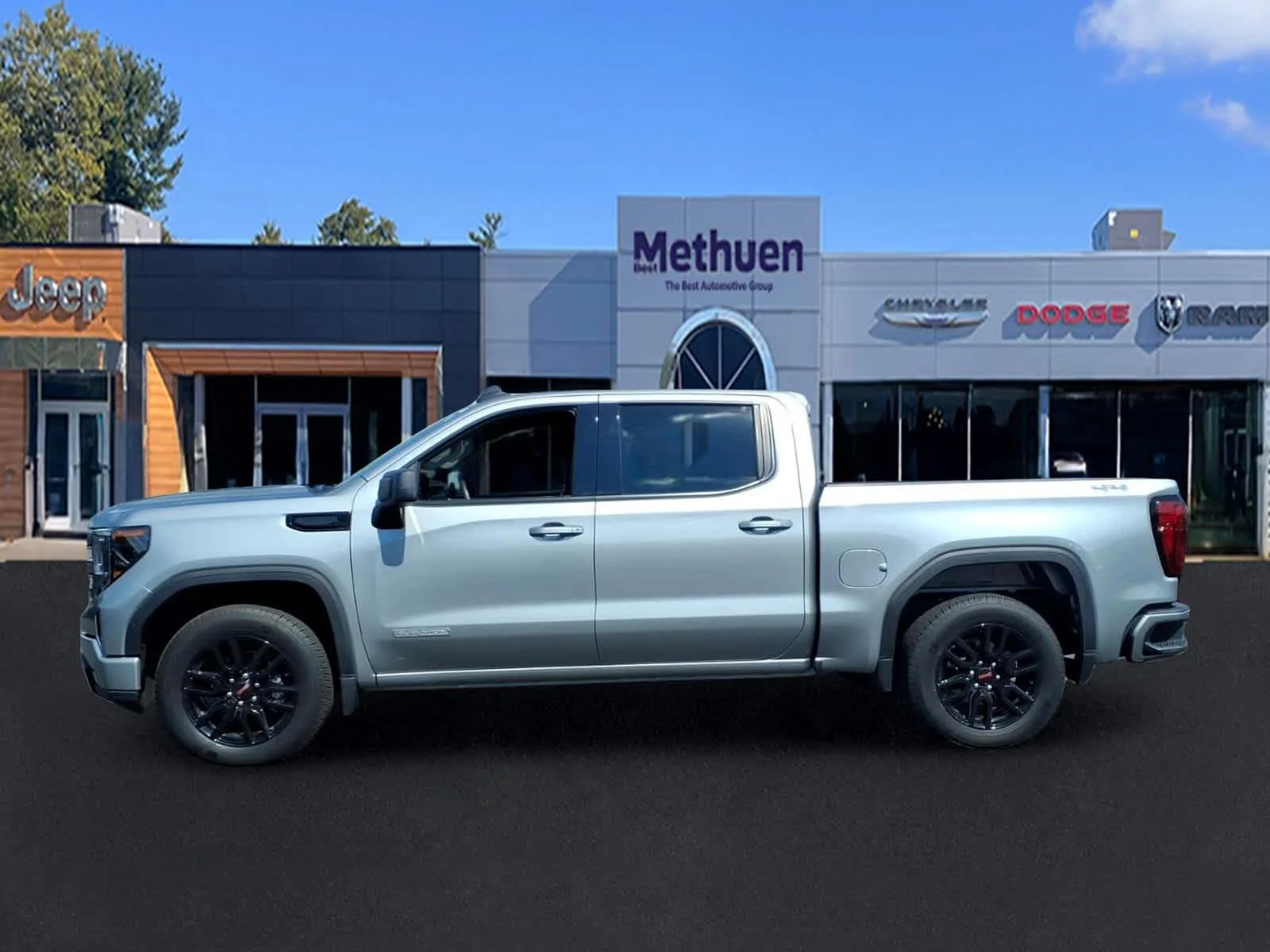 Used 2024 Sterling Metallic GMC Elevation image 8