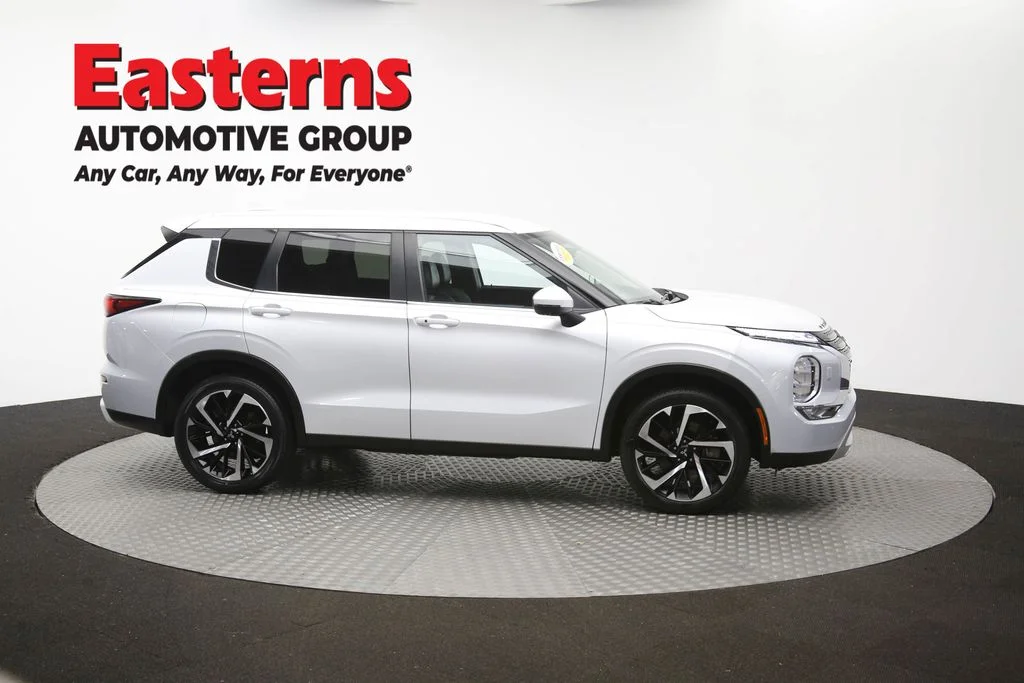 Used 2024 White Mitsubishi SE image 45