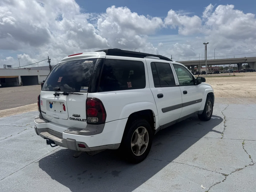 Used 2004 SUMMIT WHITE Chevrolet EXT LS image 3
