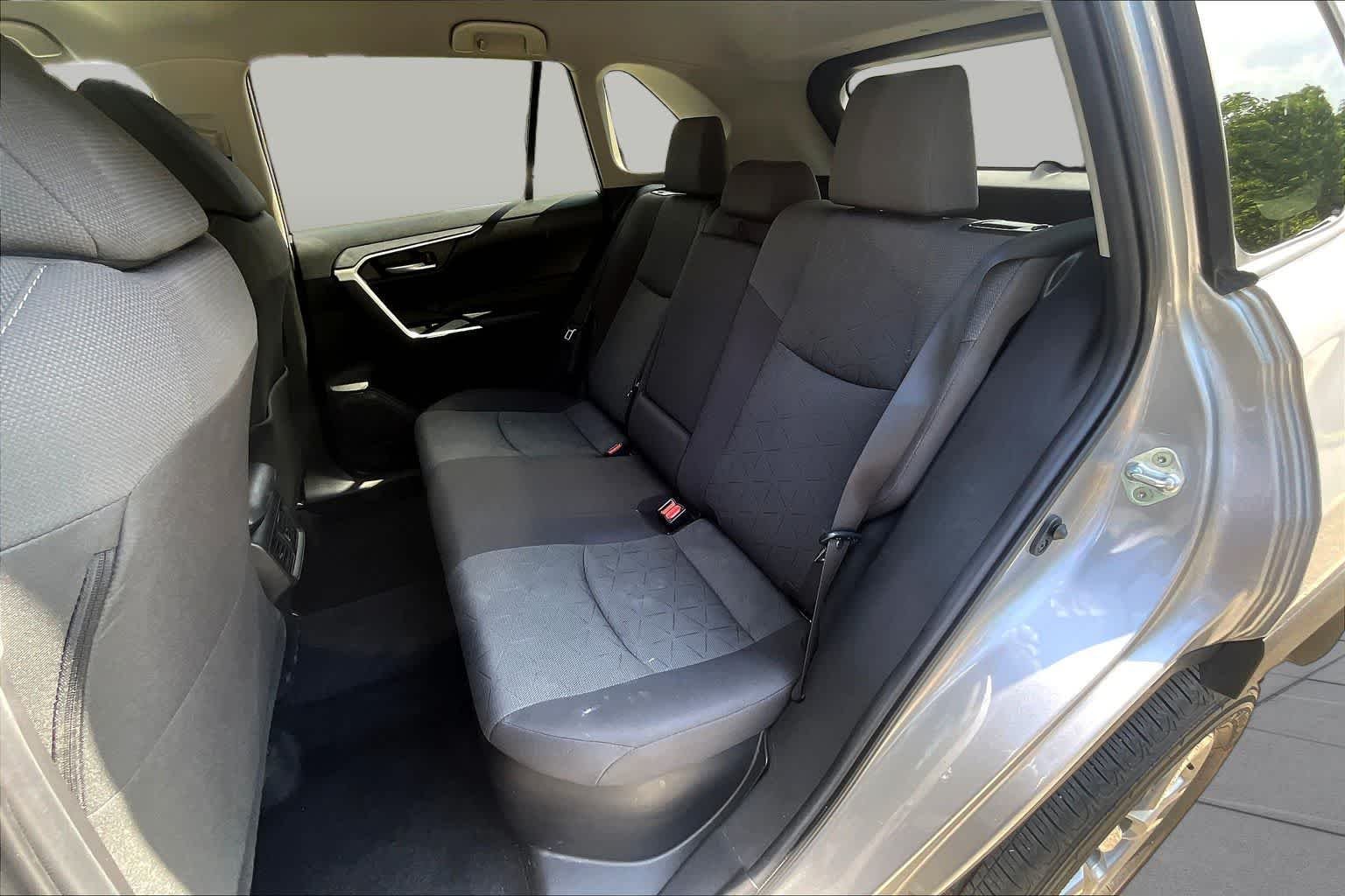 2022 Toyota RAV4 XLE - Photo 36