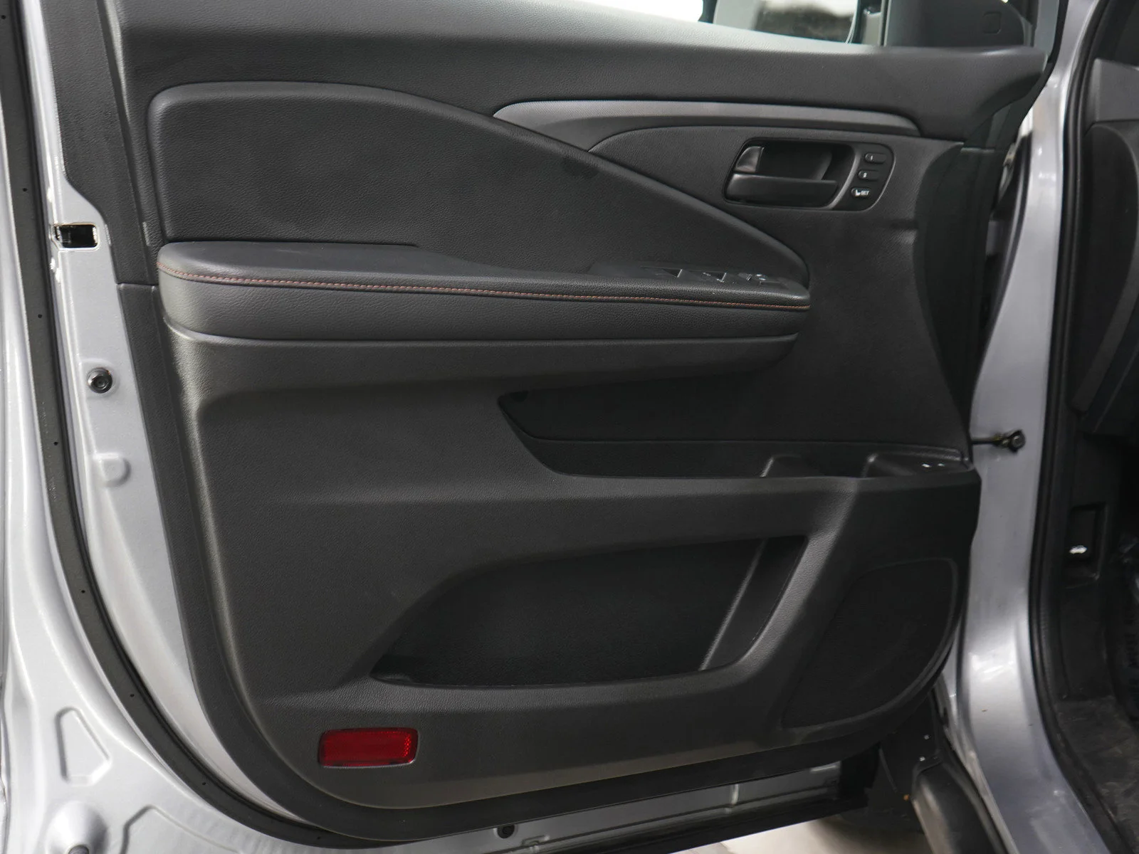 Used 2022 Silver Honda 4D TRAILSPORT AWD image 19