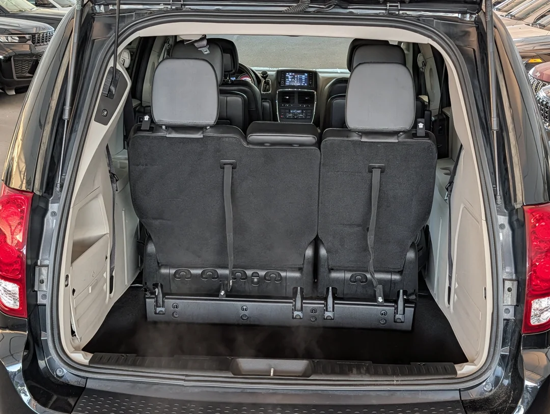 Used 2019 Black Dodge Crew Plus - - FWD - 3.6L V6 - Power Sliding Doors - Power Liftgate - Leather Seat & More! image 30