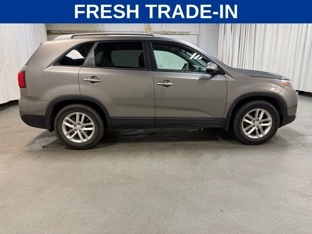 Used 2014 Silver Kia LX image 3