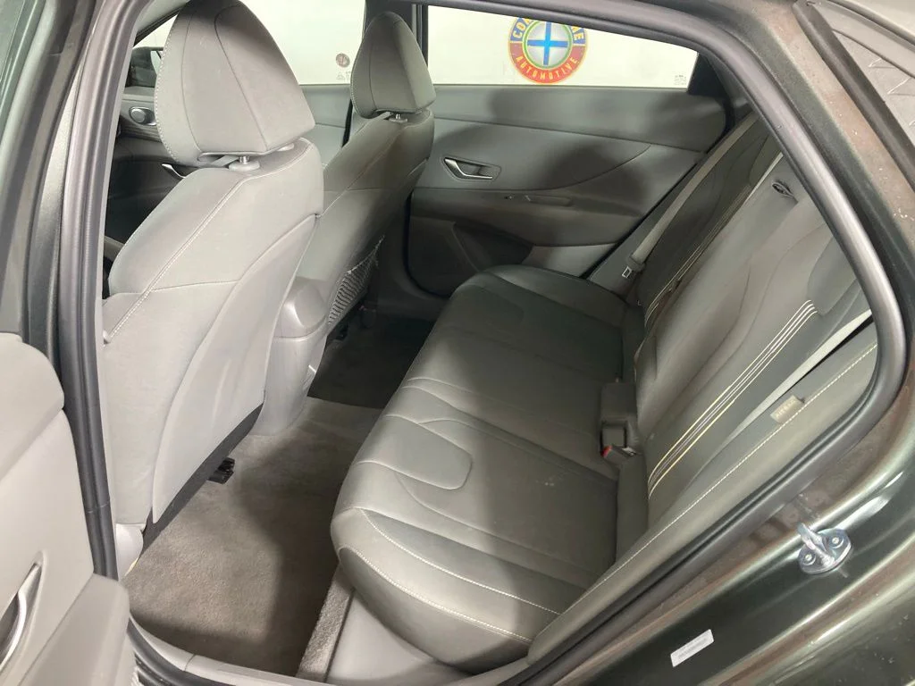 Used 2025 Gray Hyundai SEL Convenience image 13