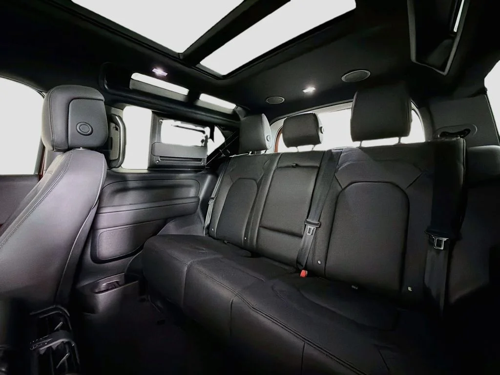 New 2026 Sedona Red Land Rover X-Dynamic SE image 26
