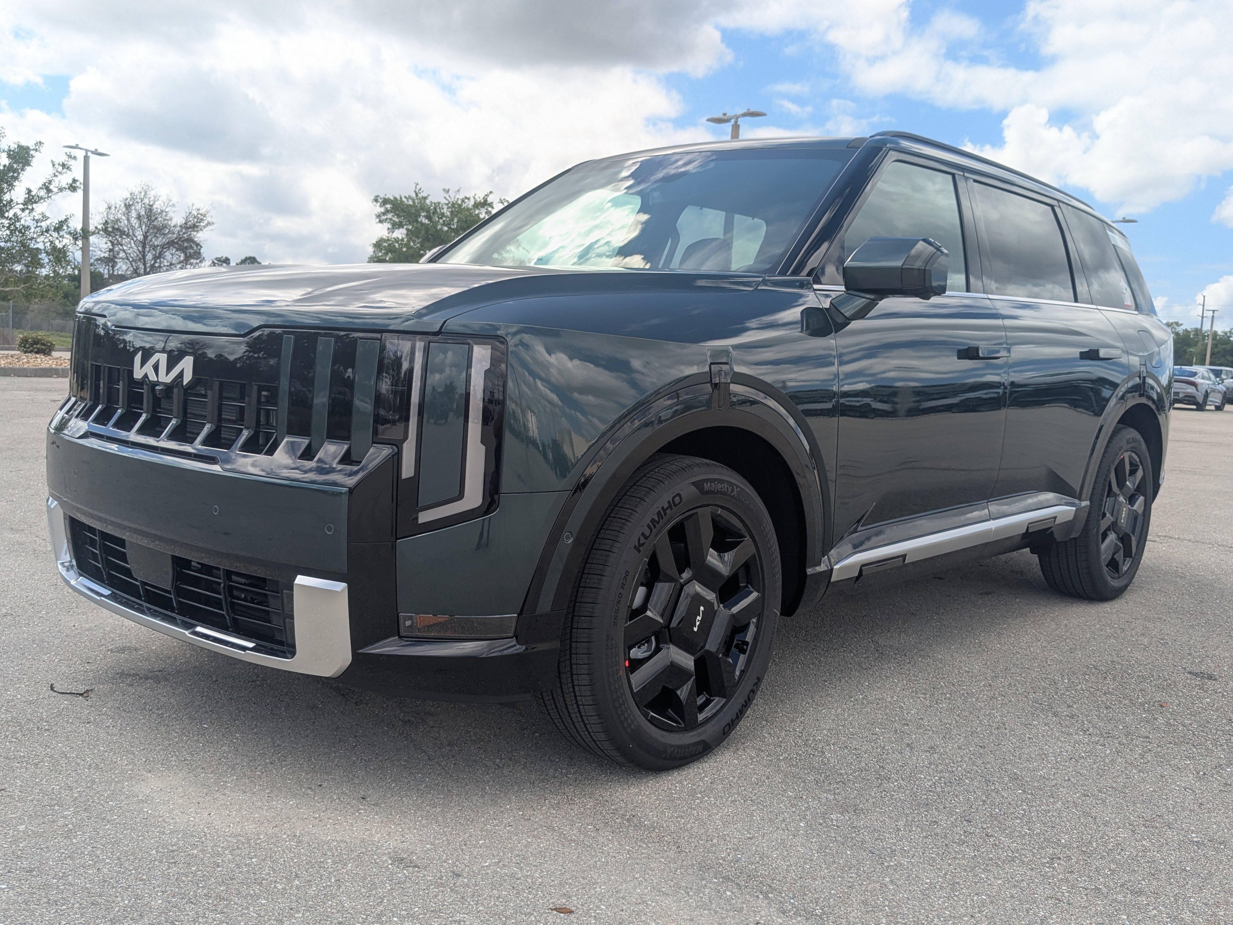 New 2027 Black Jade Green Kia SX image 8