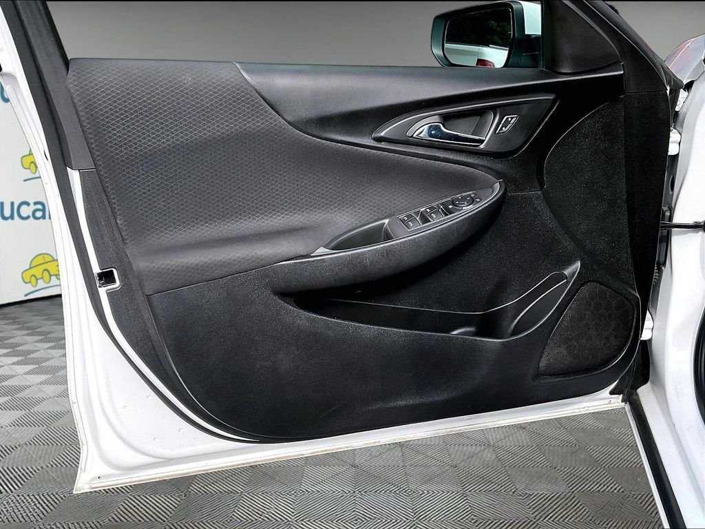 Used 2024 White Chevrolet LT image 9