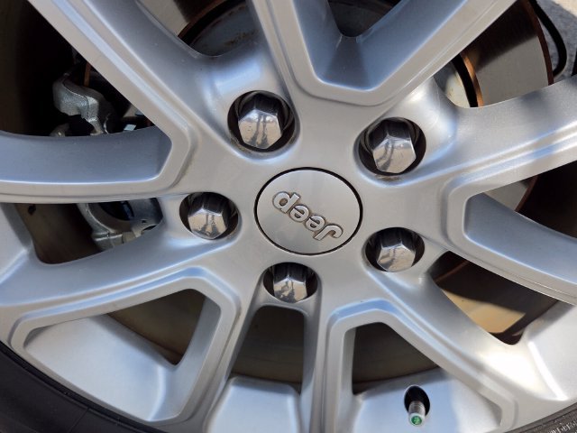 Used 2022 Black Jeep Laredo E image 31