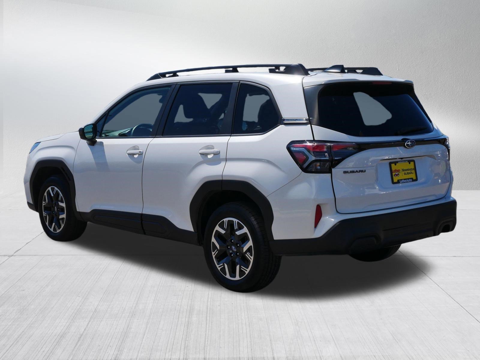 Used 2025 Crystal White Pearl Subaru Premium image 5