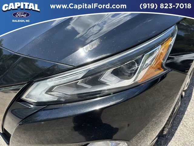 Used 2022 Black Nissan 2.5 SR image 11
