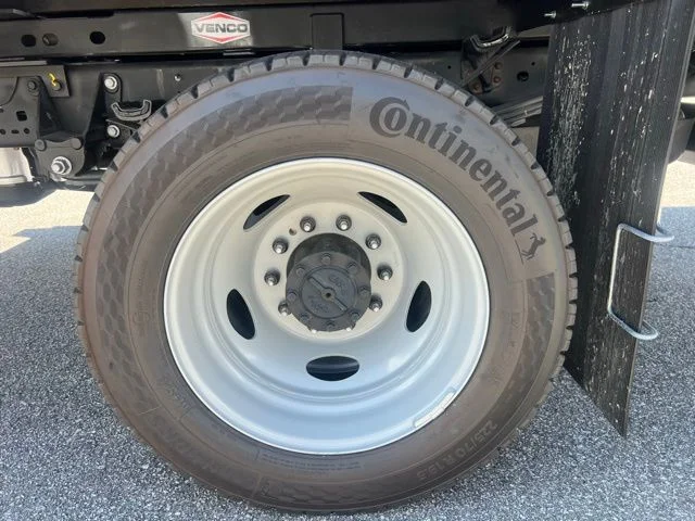 2025 Ford F-550 Super Duty Chassis Cab XL - Photo 27