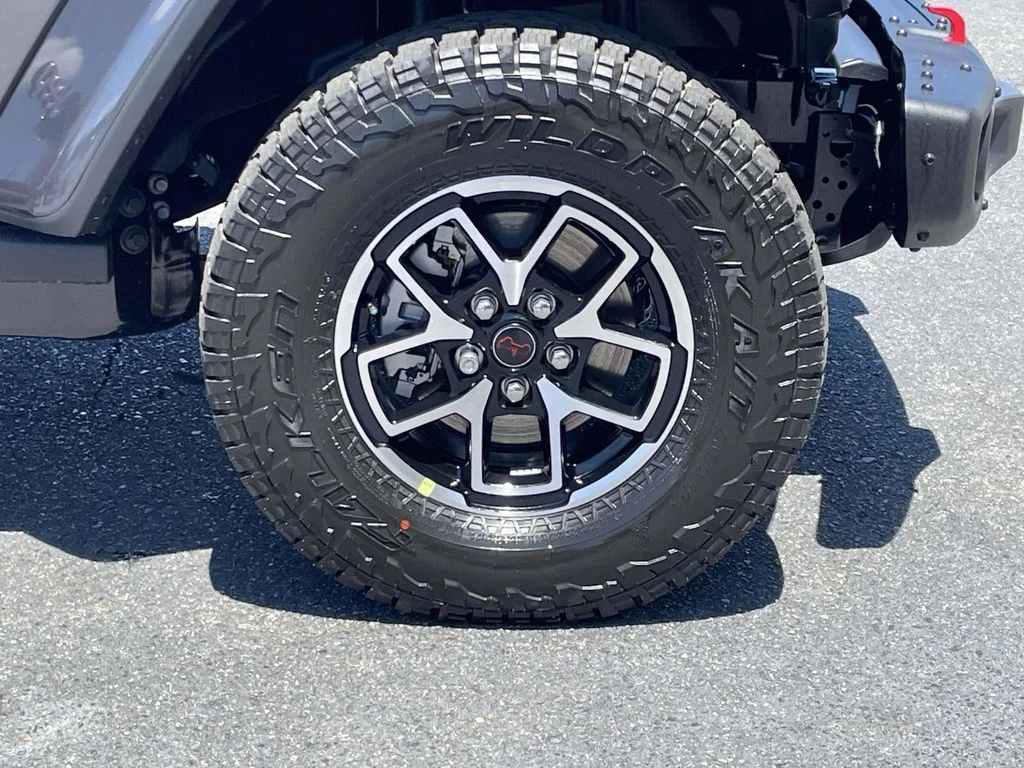 New 2026 Granite Crystal Metallic Clearcoat Jeep Rubicon X image 10