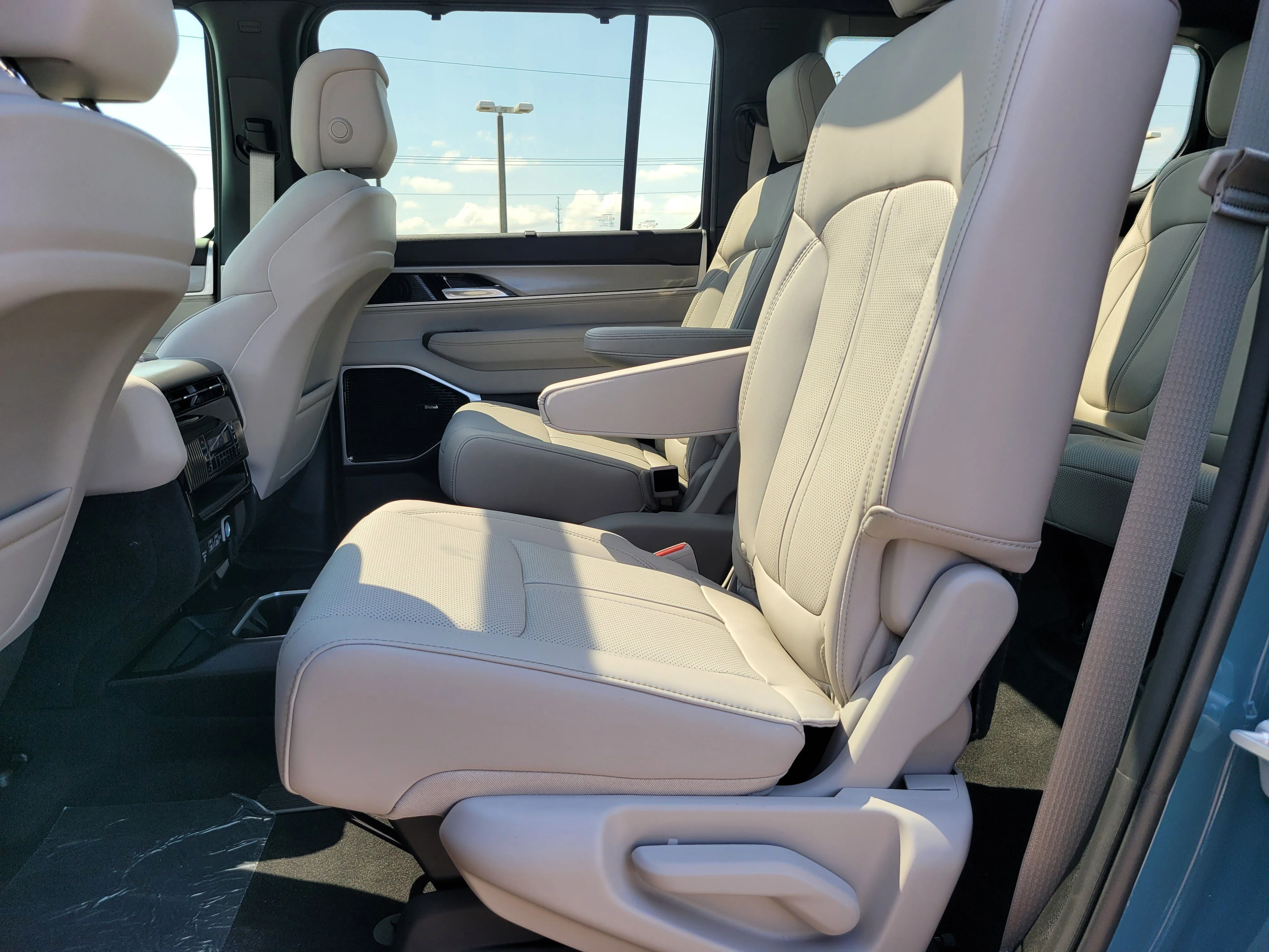 New 2026 Steel Blue Jeep Limited Reserve image 10