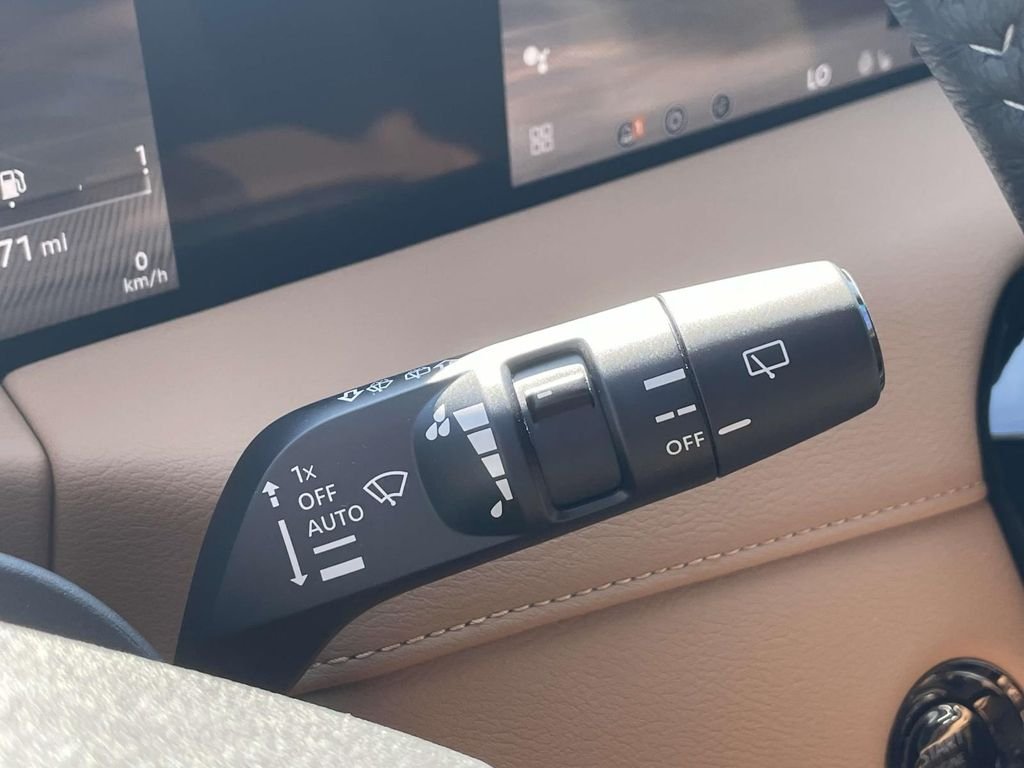 2025 Nissan Armada SL - Photo 23