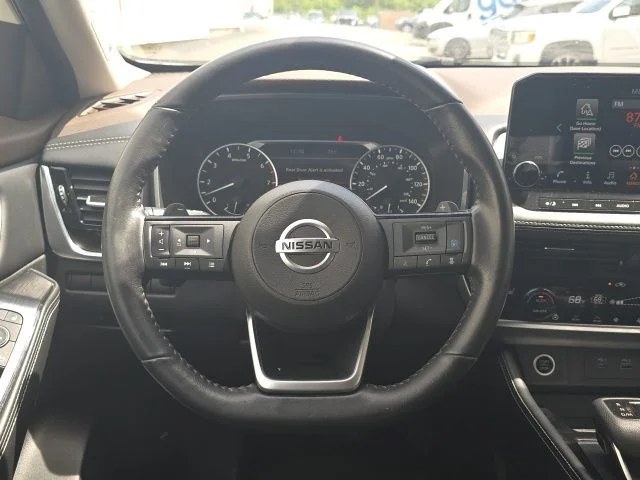 Used 2021 White Nissan SL image 14