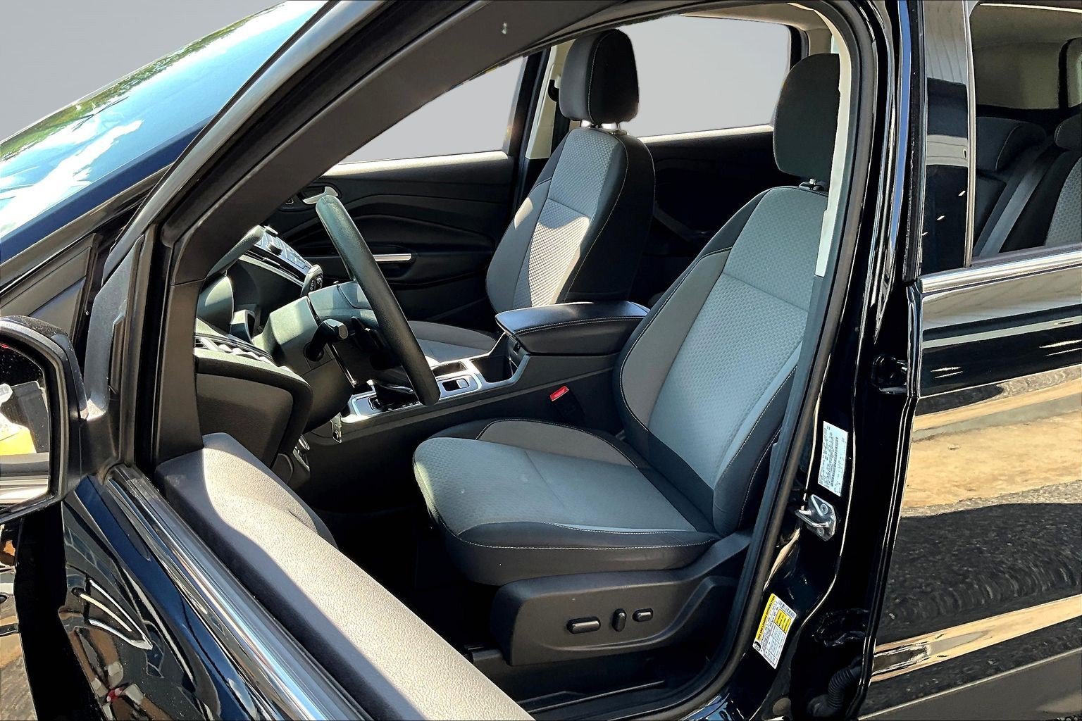 Used 2017 Black Ford SE image 19