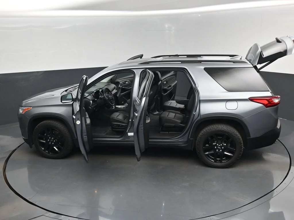 Used 2019 Gray Chevrolet 3LT image 17