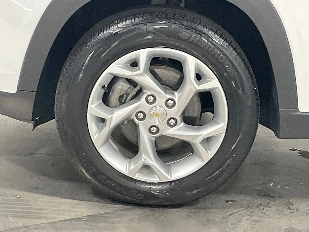 Used 2024 White Chevrolet LS image 34