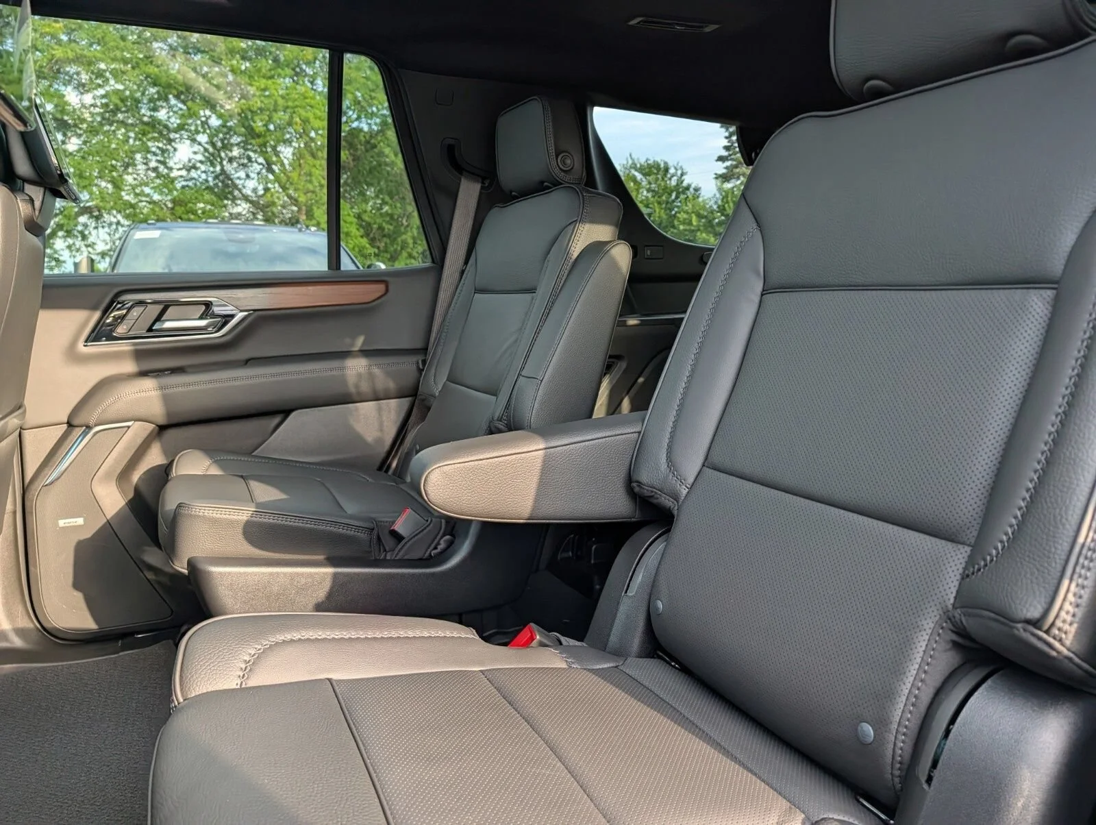 2026 GMC Yukon Denali - Photo 27