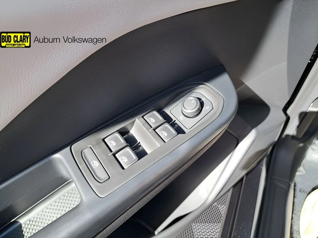 New 2025 Black Volkswagen 1.5T S image 34