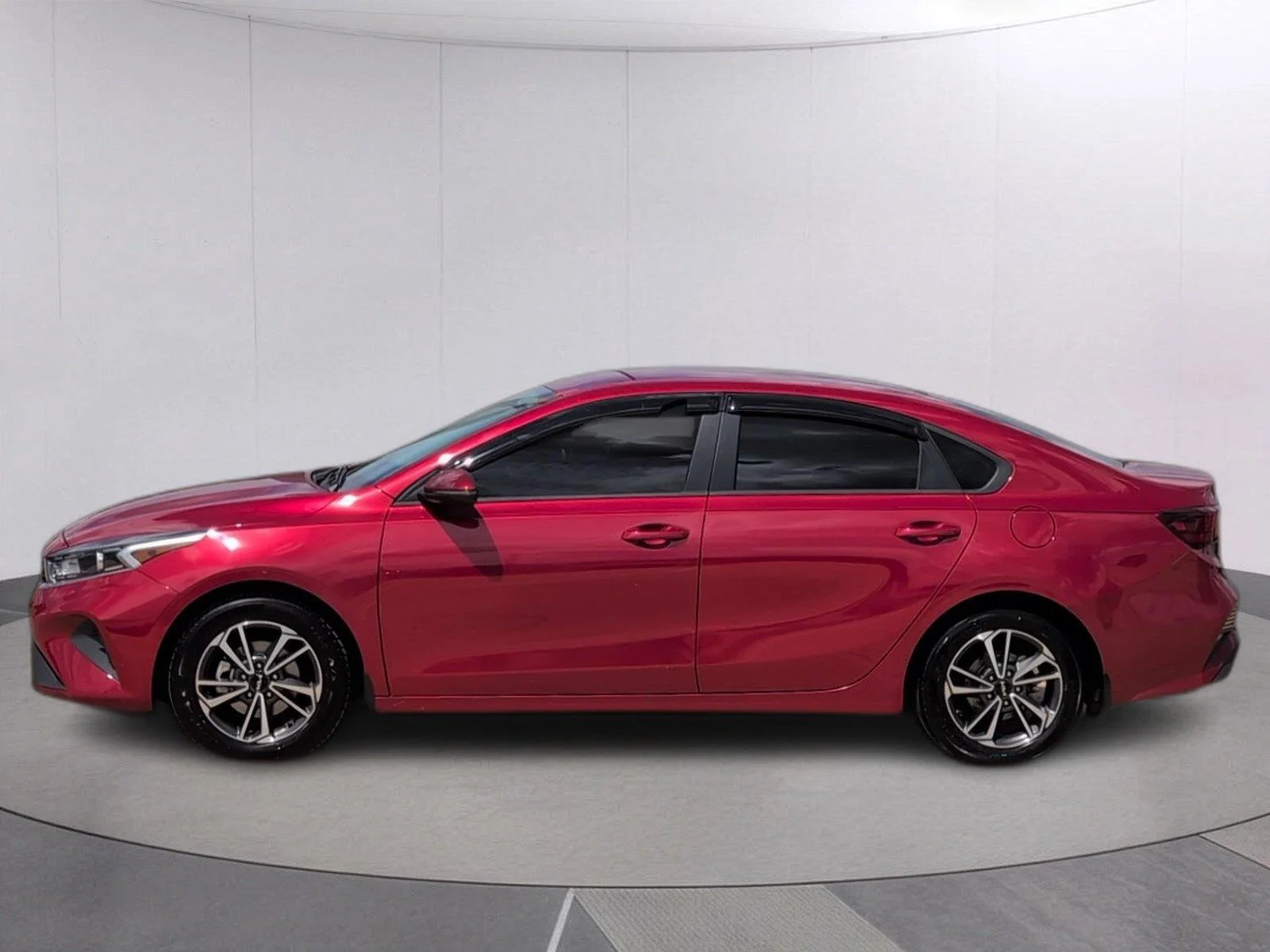 Used 2023 Currant Red Kia LXS image 2